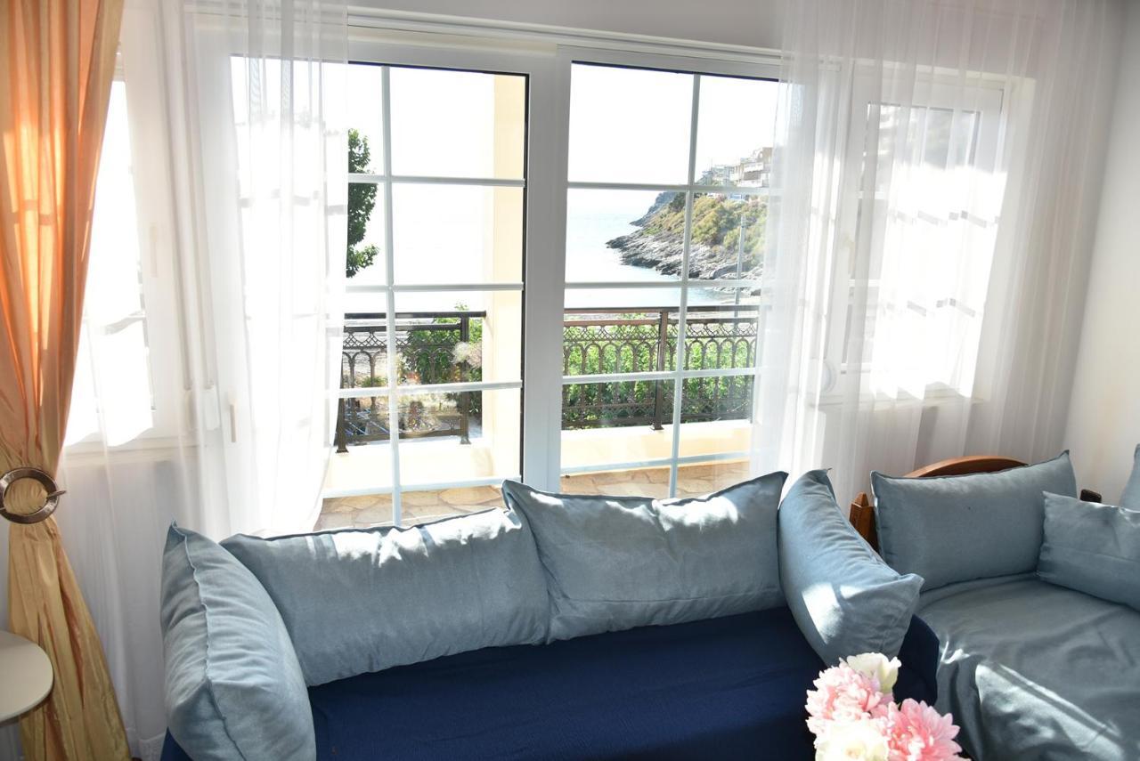 Irene'S Beach Front House Vromopousi Extérieur photo